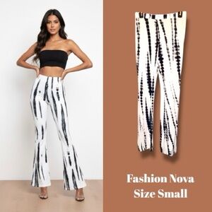 Fashion Nova Pants Groovy Tie-Dye Flare - Boho Chic & Y2K Vibes Size Small EUC